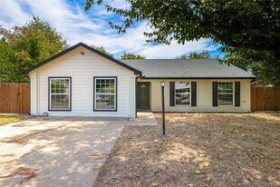 629 Edna Ct in Fort Worth, TX - Building Photo
