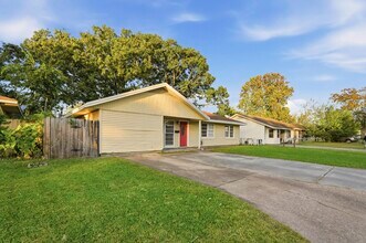 2918 Tarpey Ave in Texas City, TX - Building Photo - Building Photo