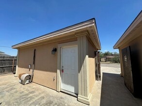 1216 E Parker Ave in Midland, TX - Building Photo - Building Photo