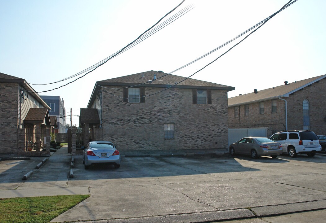 4421 W Barnett St in Metairie, LA - Foto de edificio