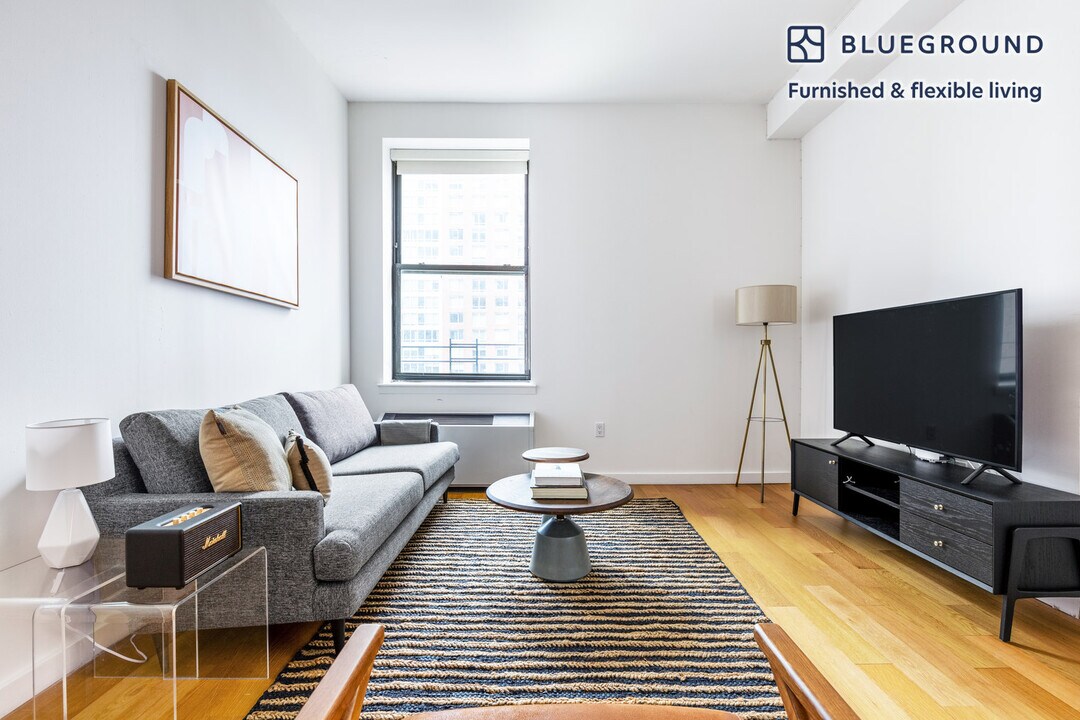 1 West St in New York, NY - Building Photo