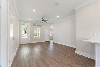 160 Bradford Ct in Freeport, FL - Building Photo - Building Photo