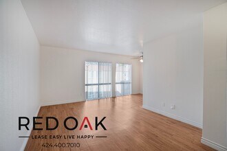 17830 Sherman Way in Los Angeles, CA - Building Photo - Building Photo