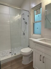 1950 Crestshire Dr in Glendale, CA - Building Photo - Building Photo