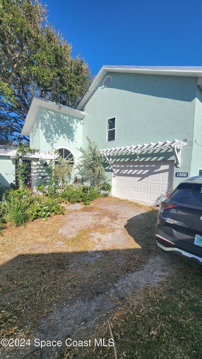 1368 S Banana River Dr in Merritt Island, FL - Building Photo