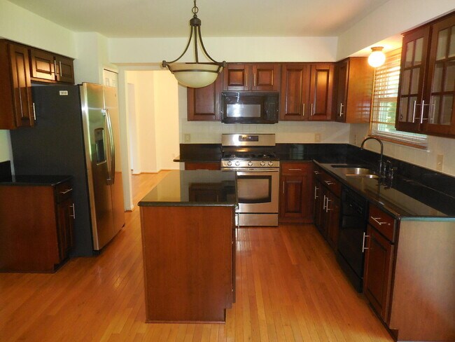 3020 Gallinger Dr in Ann Arbor, MI - Building Photo - Building Photo