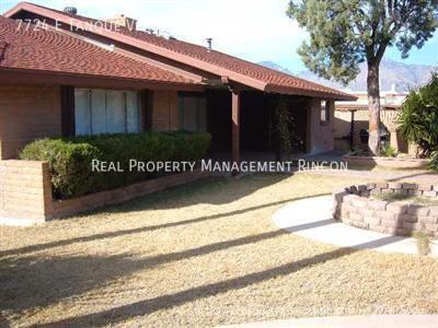 7724 E Tanque Verde Rd in Tucson, AZ - Building Photo