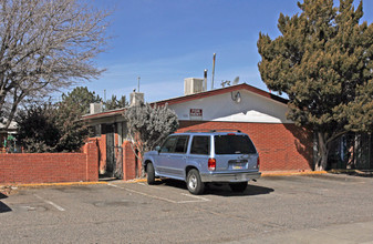 533-537 Indiana St SE in Albuquerque, NM - Building Photo - Building Photo