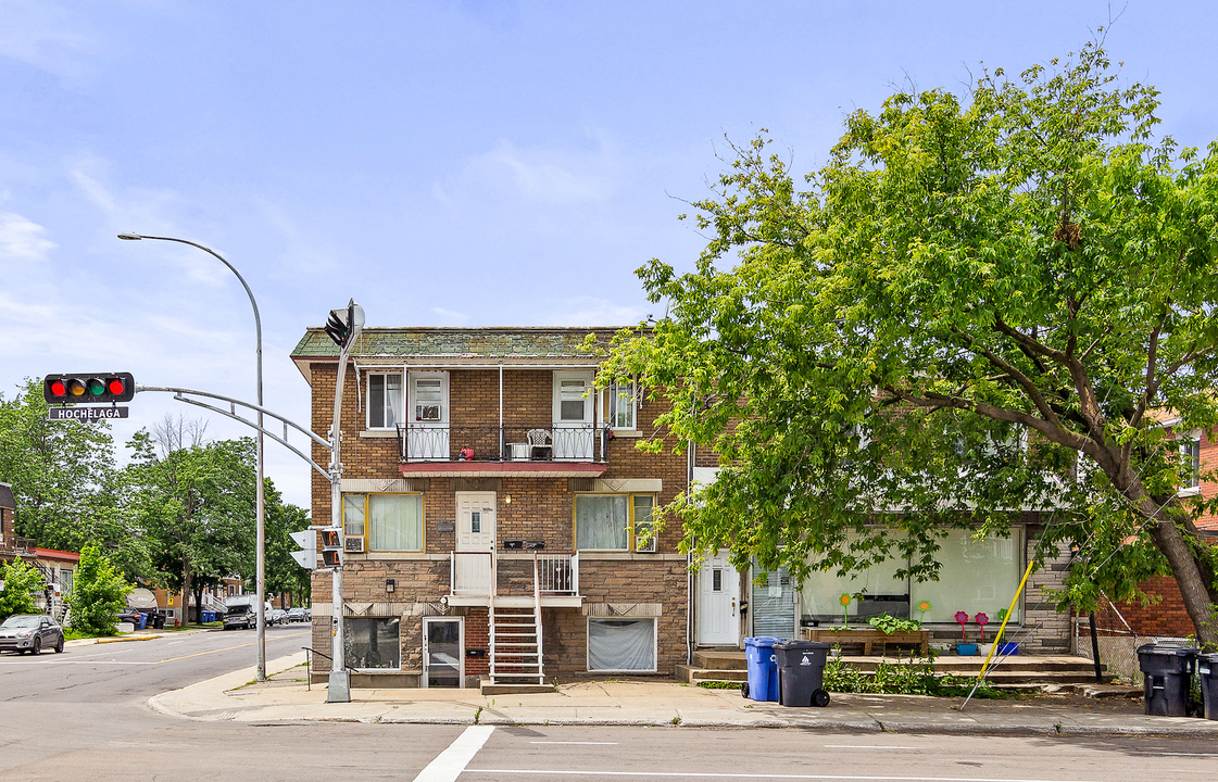 9787-9789 Hochelaga St in Montréal-Est, QC - Building Photo