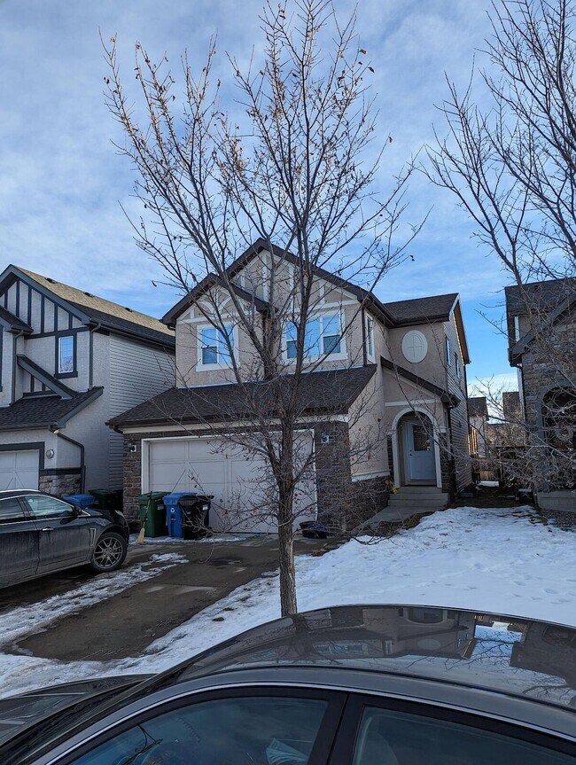 151 Aspen Hills SW in Calgary, AB - Building Photo - Building Photo