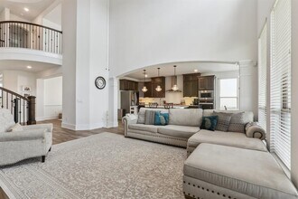 616 Buena Onda Wy in Lakeway, TX - Building Photo - Building Photo