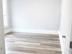 242 E High St, Unit 248-1 in Manchester, NH - Building Photo