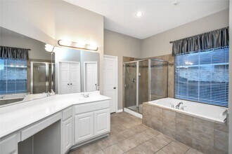 10 E Artist Grove Cir in Spring, TX - Building Photo - Building Photo