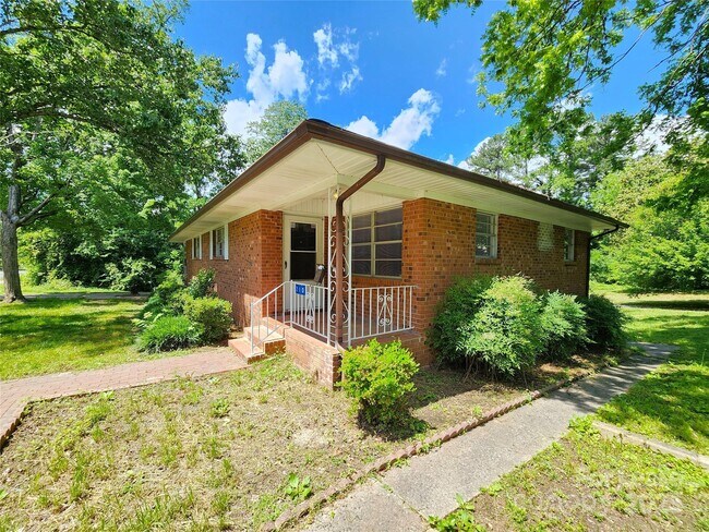 210 N Salisbury Ave in Spencer, NC - Building Photo - Building Photo