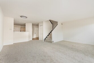 135 President Ct in Carol Stream, IL - Building Photo - Building Photo