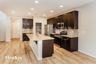 10552 Mt Blackburn Ave in Las Vegas, NV - Foto de edificio - Building Photo