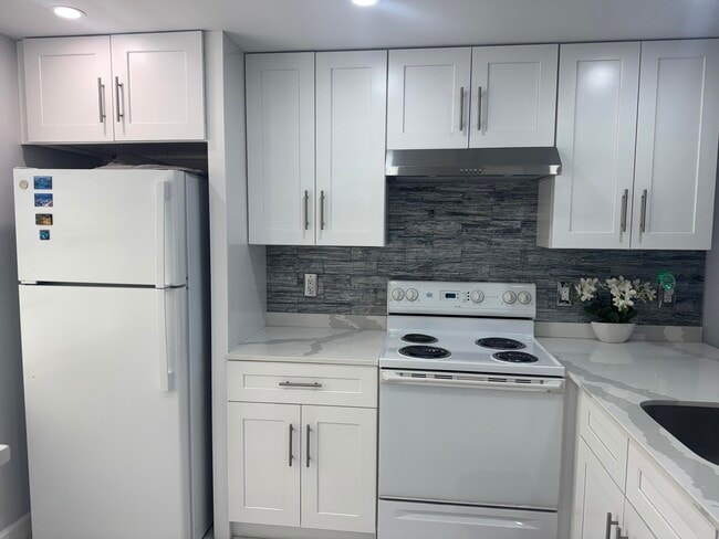 property at 4801 Martinique Pl