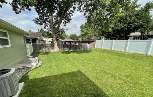property at 1419 Rimrock Rd