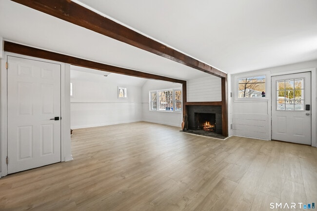 99 Ramapoo Rd in Ridgefield, CT - Building Photo - Building Photo