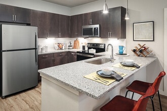 The Salado at Red Berry in San Antonio, TX - Foto de edificio - Building Photo