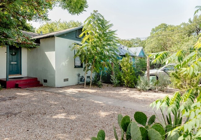 property at 4611 Harmon Ave