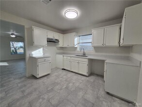 15 Serg Loop in Alamo, TX - Building Photo - Building Photo