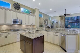 28611 Via D Arezzo Dr in Bonita Springs, FL - Foto de edificio - Building Photo