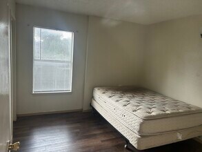 4209 Broadway Ave in Haltom City, TX - Building Photo - Building Photo