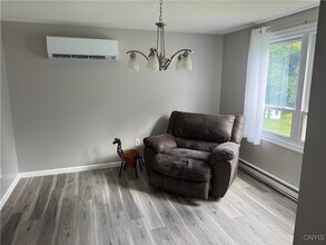 110 Lake Country Dr in Syracuse, NY - Building Photo - Building Photo