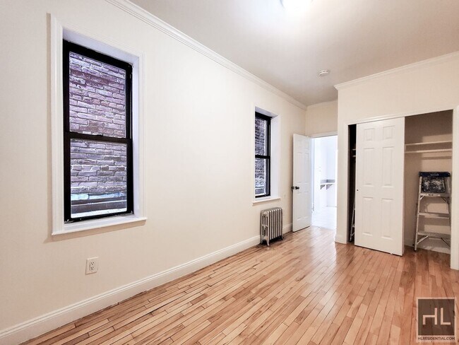 2 AVENUE in New York, NY - Building Photo - Building Photo