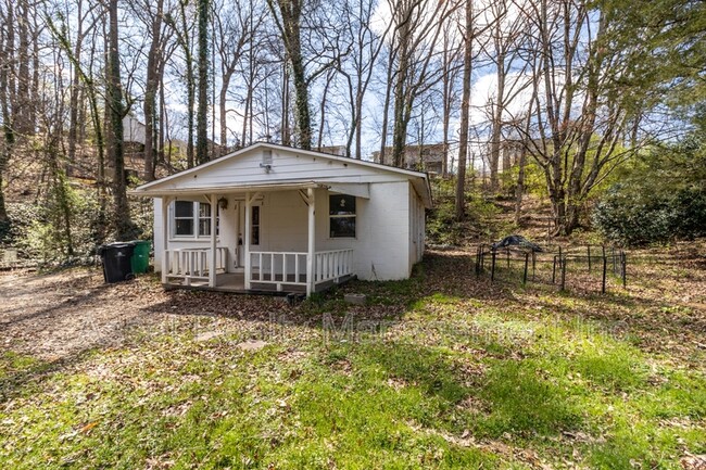 6412 Western Ave in Knoxville, TN - Building Photo - Building Photo