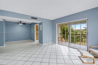 4168 Inverrary Dr in Lauderhill, FL - Building Photo - Building Photo
