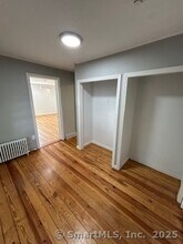 2 Lincoln Ave in Stonington, CT - Building Photo - Building Photo