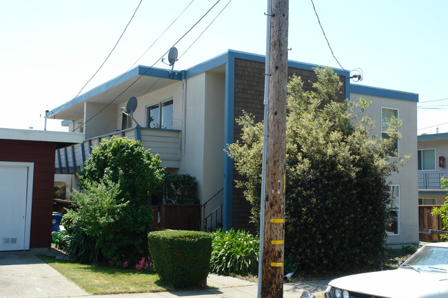 6208 Cypress Ave in El Cerrito, CA - Building Photo - Building Photo