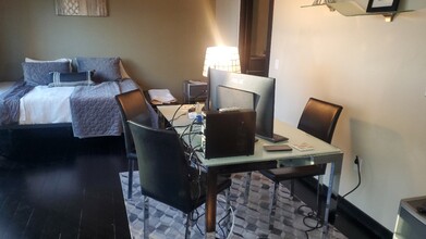 655 S Hope St, Unit 1603 in Los Angeles, CA - Building Photo - Building Photo