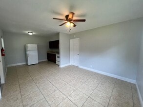 4820 Maine St in Lake Worth Beach, FL - Building Photo - Building Photo