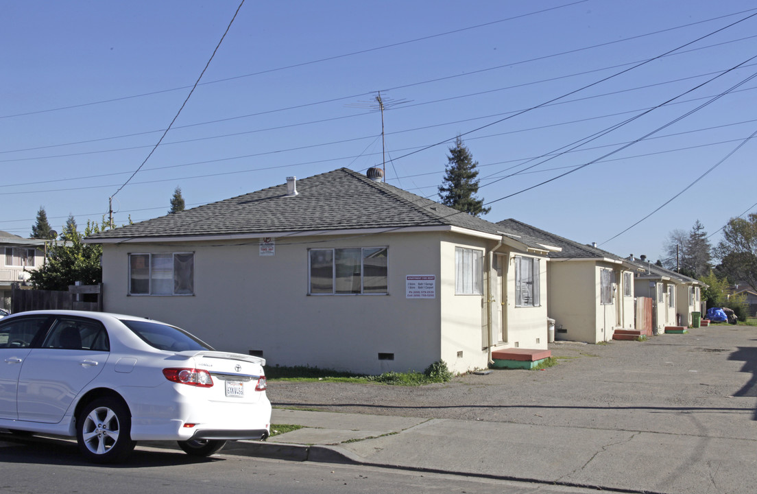 317 Berry Ave in Hayward, CA - Building Photo