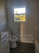8582 Nichols Ln in Johnstown, OH - Foto de edificio - Building Photo