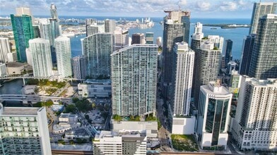 88 SW 7th St, Unit 4110 in Miami, FL - Building Photo - Building Photo