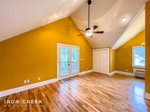 90 Rumbough Pl in Asheville, NC - Building Photo - Building Photo