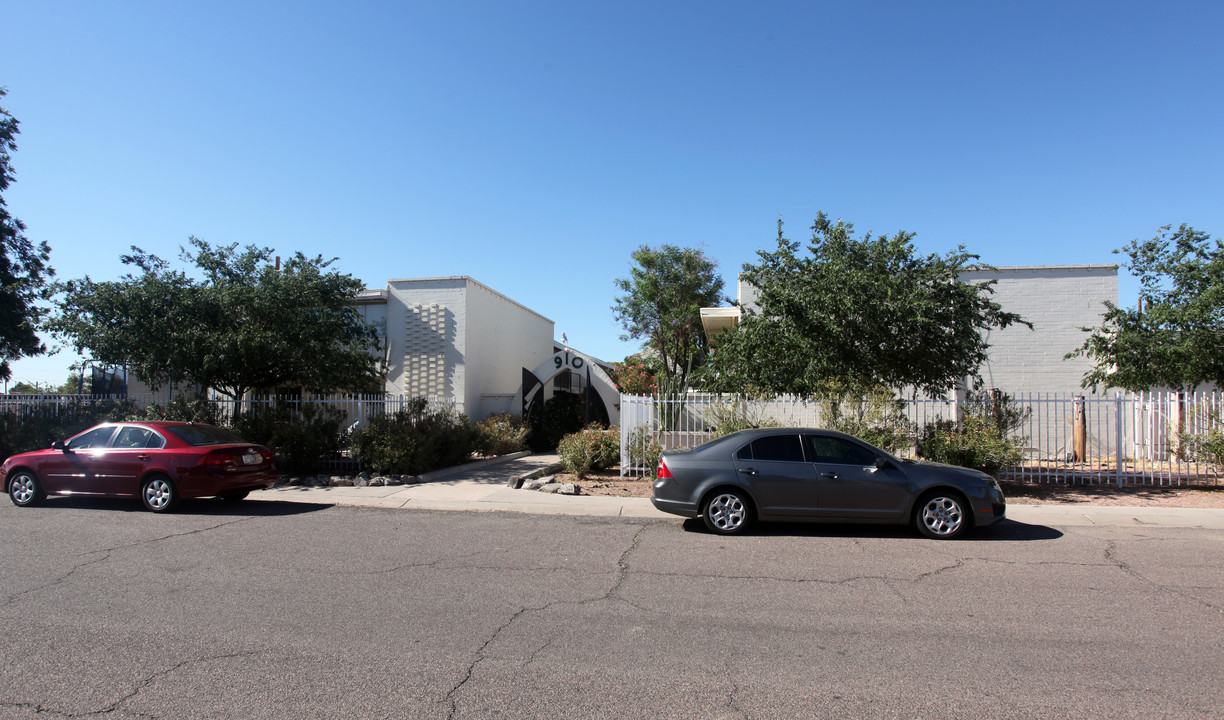 910 E Marlette Ave in Phoenix, AZ - Building Photo