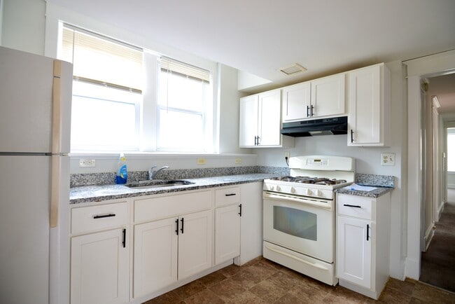 600 W 26th St, Unit 2