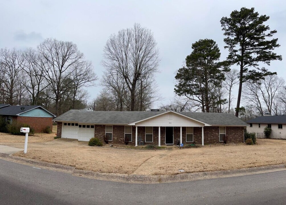816 Teresa Dr in Benton, AR - Building Photo