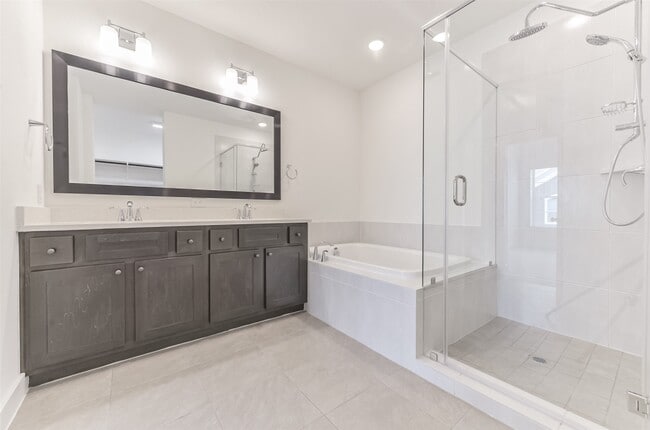 property at 10916 Keaton Landing Dr