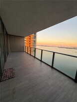 650 NE 32nd St in Miami, FL - Building Photo