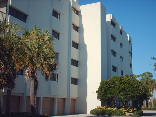 Blackburn Bay in Osprey, FL - Building Photo - Building Photo