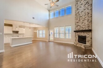319 S Hill Dr in Waxahachie, TX - Building Photo - Building Photo