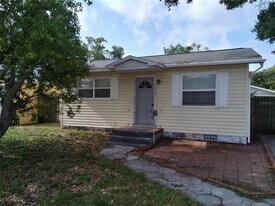 4976 14th Ave N in St. Petersburg, FL - Building Photo