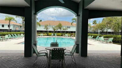 2261 Fluorshire Dr in Brandon, FL - Building Photo - Building Photo