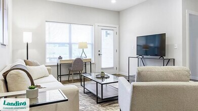 9906 Runway Dr in Indianapolis, IN - Foto de edificio - Building Photo